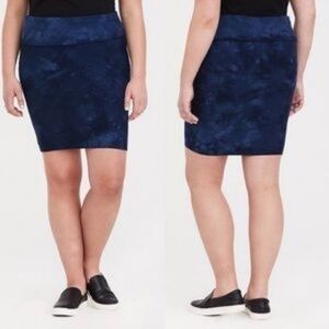 Torrid Slim Pencil Skirt, size 00 (10)